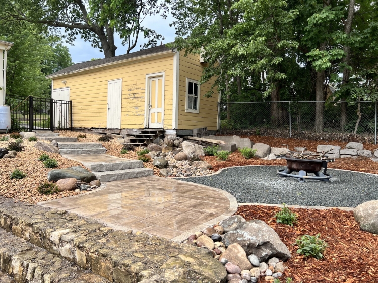 County materials - elements 5-piece paver set with Eden natural stone border and Eden stone steps
