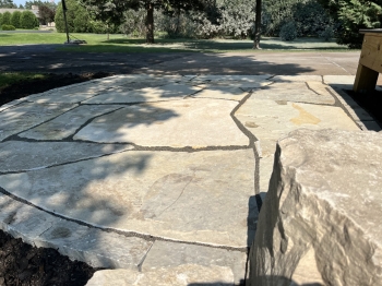 Eden flagstone patio with Eden edger border. 